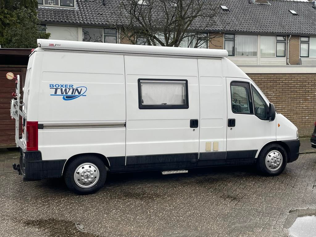 Peugeot Boxer Buscamper 5,7m & lengte bed. Goed Onderhouden, Chemisch toilet, Koelkast, Tot en met 2, 7 tot 12 maanden geleden
