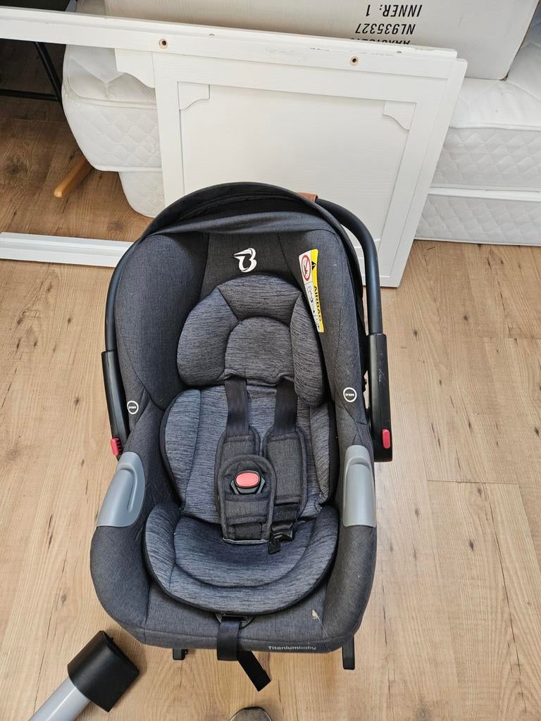 Titaniumbaby autostoel met Isofix, Ophalen