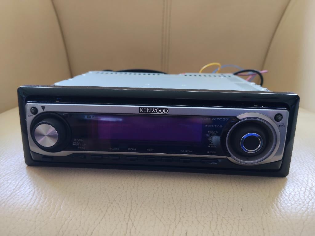 Kenwood kdc-w7037y, Auto diversen, Autoradio's, Ophalen of Verzenden, Zo goed als nieuw