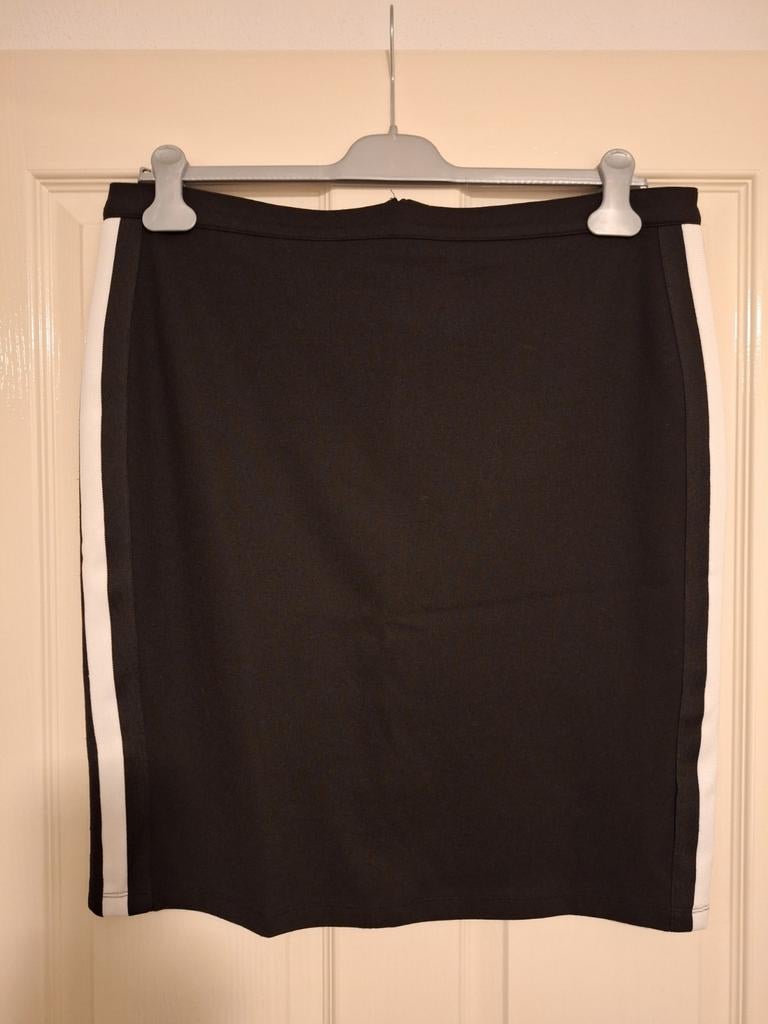 Rokje. Zwart met sierbies. XXL. Soyaconcept., Soyaconcept, Zwart, Maat 42/44 (L), Ophalen of Verzenden