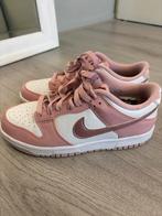 Nike Dunk Low Roze - Maat 38, Kleding | Dames, Schoenen, Ophalen of Verzenden, Roze, Sneakers of Gympen, Zo goed als nieuw