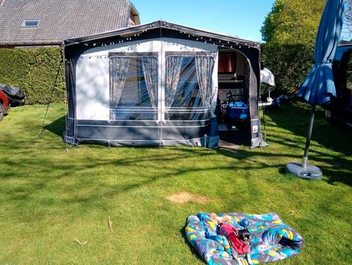 Te Koop Hobby tour Caravan met voortent, Caravans en Kamperen, Caravans, Particulier, tot en met 4, Overige, Hobby, Ophalen