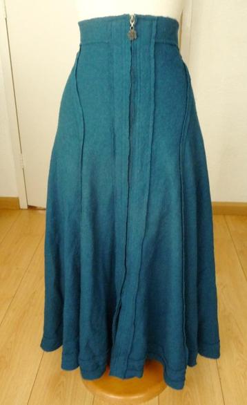 Mooie blauw lage rok in nieuwstaat van Heart beschikbaar voor biedingen