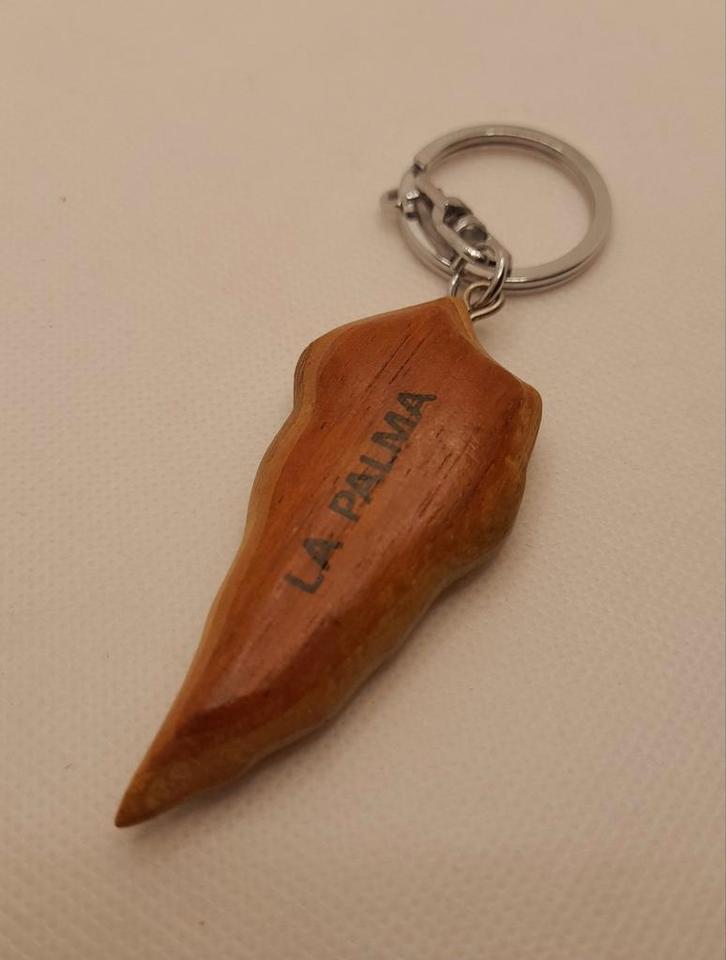 Oude sleutelhanger hout La Palma, Verzamelen, Sleutelhangers, Zo goed als nieuw, Ophalen of Verzenden