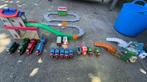 Diverse Thomas de trein setjes met zowel treintjes als banen, Ophalen of Verzenden, Gebruikt