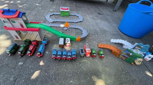 Diverse Thomas de trein setjes met zowel treintjes als banen, Kinderen en Baby's, Speelgoed | Thomas de Trein, Gebruikt, Ophalen of Verzenden