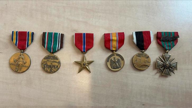 Medals - Bronze star, Verzamelen, Militaria | Algemeen, Landmacht, Embleem of Badge, Amerika, Ophalen of Verzenden