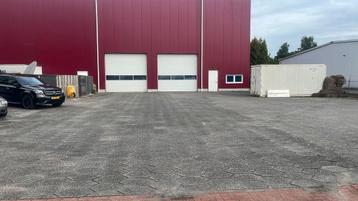 Buiten terrein ongeveer 700 m2 , en binnenruimte in overleg beschikbaar voor biedingen