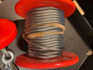 STAALDRAAD 5mm met haspel en haak beschikbaar voor biedingen