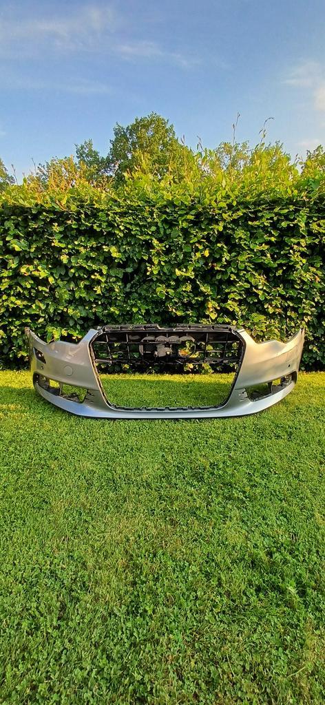 Audi A6 Bumper Voorbumper 4G0807437 PDC Koplampsproeiergaten, Auto-onderdelen, Carrosserie en Plaatwerk, Bumper, Audi, Voor, Gebruikt