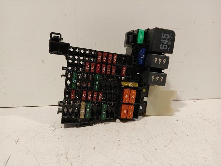 Zekeringkast Volkswagen Golf, Auto-onderdelen, Elektronica en Kabels, Volkswagen, Gebruikt, Herkomst onderdeel bekend, 12 maanden garantie