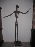 metalen beeld nieuw, Ophalen