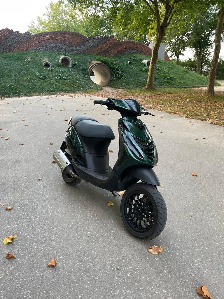 Piaggio Zip 150 lc brom, Fietsen en Brommers, Scooters | Piaggio, Zo goed als nieuw, Zip, Maximaal 45 km/u, Benzine, Ophalen