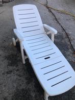Kunstof wit ligbed, Ophalen, Gebruikt, Kunststof, Inklapbaar