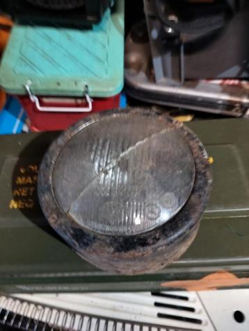 Oude Tractor Lamp Hella - Gebarsten Glas beschikbaar voor biedingen