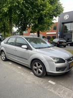 Ford Focus 1.6 Futura 74KW 5D AUT 2006 Grijs, 1596 cc, Metallic lak, 4 cilinders, 100 pk