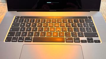 MacBook Pro 16′ 8 Core i9 2,3 GHz 16 GB 1TB SSD beschikbaar voor biedingen