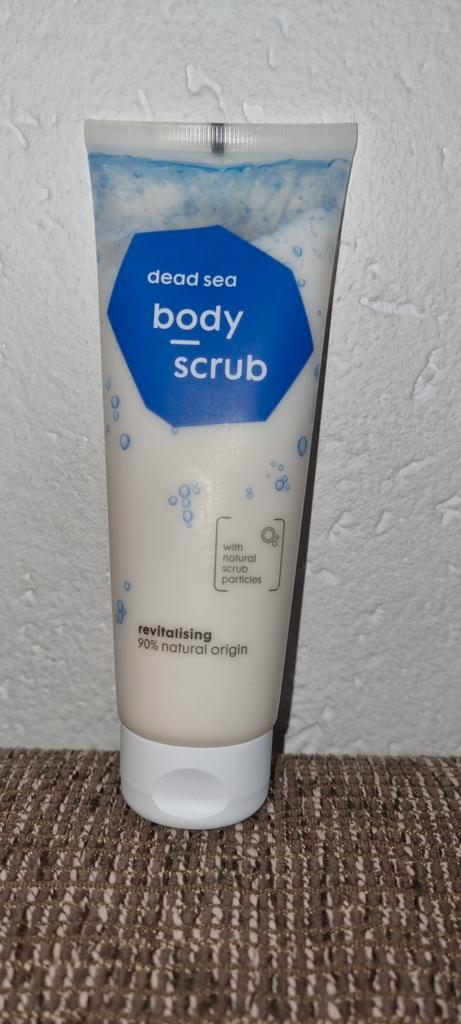 Scrub, shampoo, voetencreme, Sieraden, Tassen en Uiterlijk, Uiterlijk | Lichaamsverzorging, Nieuw, Bad & Douche, Ophalen of Verzenden