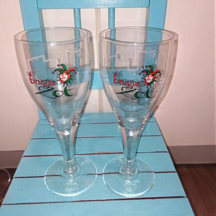 Brugse Zot bierglas Pipeline uitgave bierleiding set van 2, Verzamelen, Biermerken, Zo goed als nieuw, Glas of Glazen, Overige merken