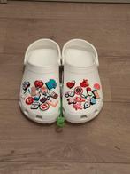 Nieuwe Crocs wit - maat 44 (inclusief ziekenhuis-jibbitz), Kleding | Heren, Schoenen, Sandalen, Crocs, Wit, Nieuw