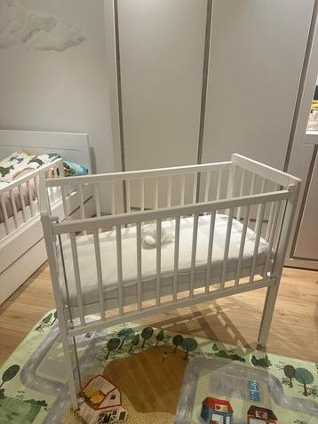 Baby Co-Sleeper wieg aan bed incl matras en toebehoren beschikbaar voor biedingen