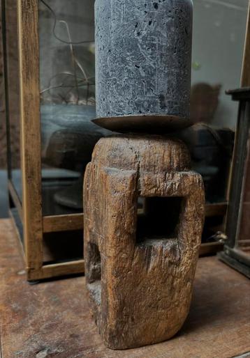 Oud houten klos kandelaar India oosters zonder kaars beschikbaar voor biedingen