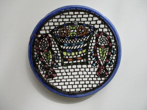 Onderzetter of klein bord uit Tunesië, handgemaakt, Huis en Inrichting, Keuken | Servies, Nieuw, Bord(en), Aardewerk, Verzenden