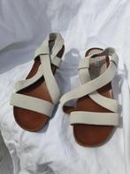 Mooie witte leren sandalen met hak. mt 4 G (37) Merk ARA, ., Wit, Zo goed als nieuw, .