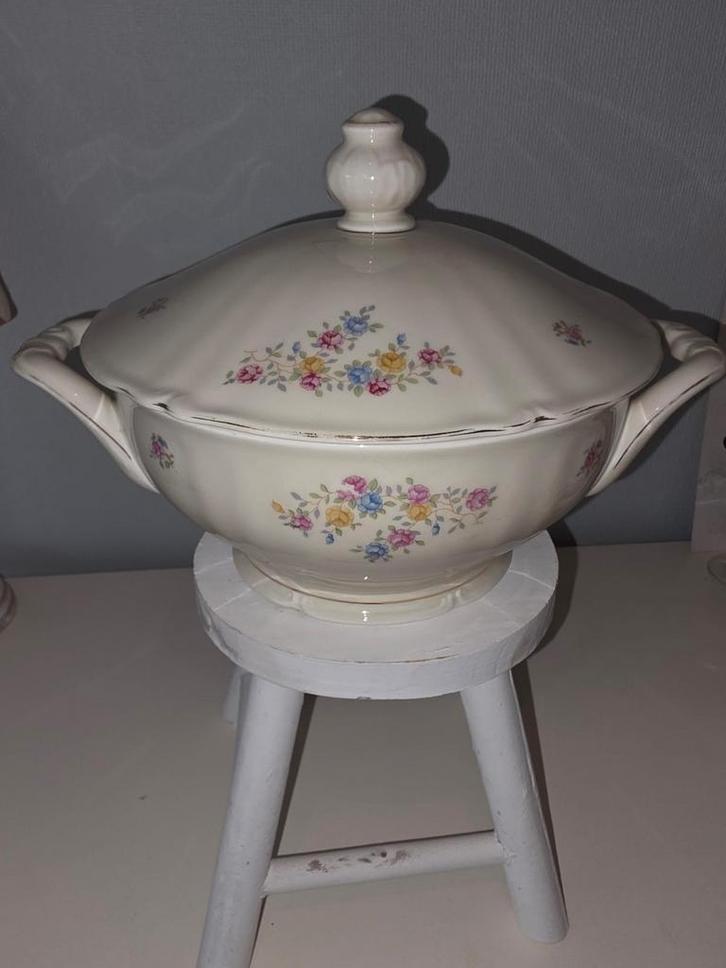 prachtige dekschaal met roosjes, Antiek en Kunst, Antiek | Servies los, Ophalen of Verzenden