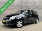 Toyota Verso 1.6 VVT-i Terra APK 02-2027 | Trekhaak | 1ste E, Auto's, Toyota, Gebruikt, Zwart, 4 cilinders, Zwart
