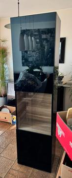Vitrinekast (196x50x35). T.e.a.b., Ophalen, 50 tot 100 cm, Zo goed als nieuw, 150 tot 200 cm