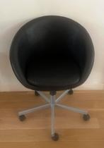 Bureaustoel Skruvsta Ikea op wieltjes in hoogte verstelbaar, Huis en Inrichting, Bureaustoelen, Ophalen, Zo goed als nieuw, Zwart