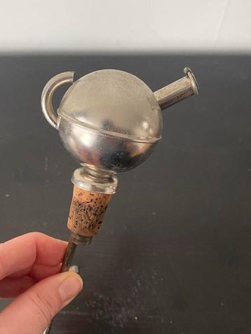 Antieke Keukenbenodigdheden Set - Flessenstop & Schenktuiten beschikbaar voor biedingen