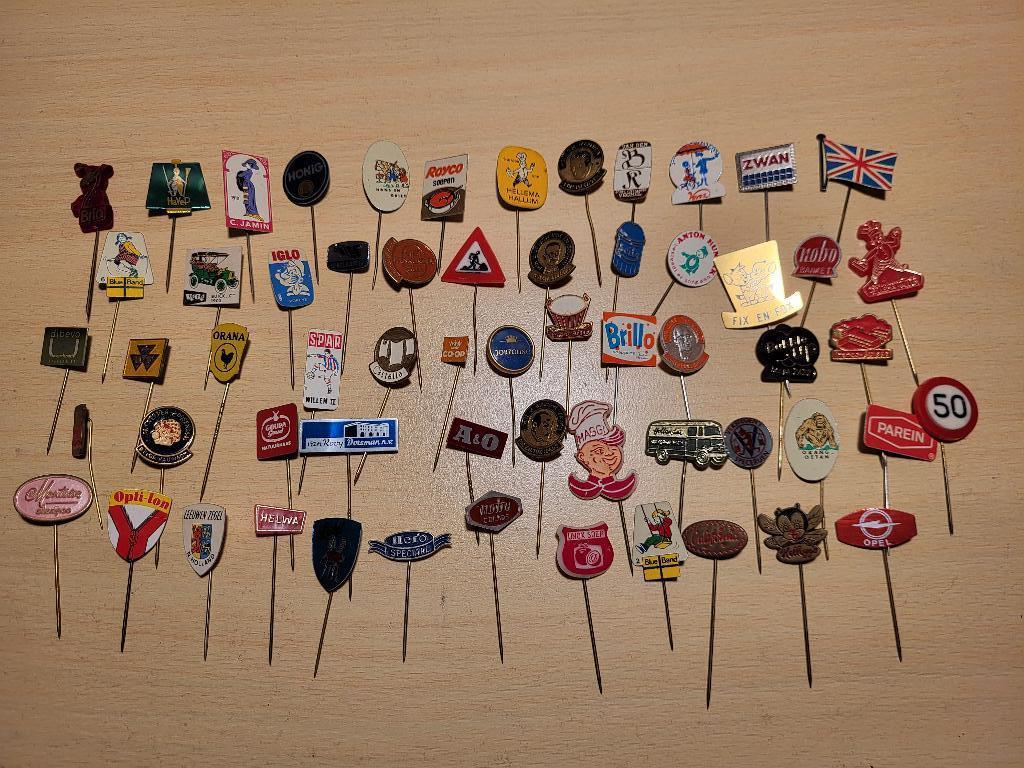 Collectie van memorabilia Speldjes Vintage reclame, Verzamelen, Speldjes, Pins en Buttons, Ophalen of Verzenden, Gebruikt, Merk