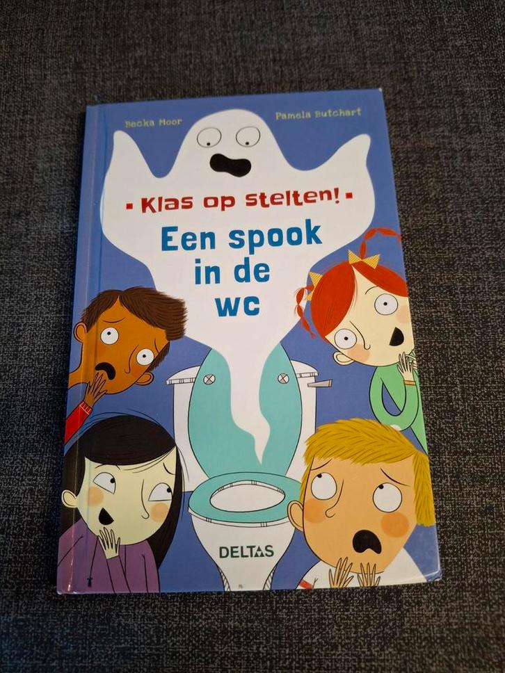 Klas op stelten! Een spook in de wc, Boeken, Kinderboeken | Jeugd | onder 10 jaar, Zo goed als nieuw, Fictie algemeen, Ophalen of Verzenden
