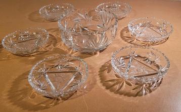 Set loodkristallen schalen 1 groot met 6 kleine schaaltjes., beschikbaar voor biedingen