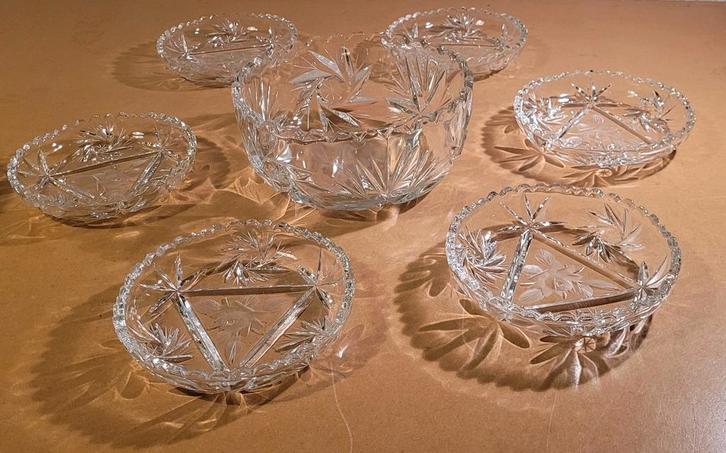 Set loodkristallen schalen 1 groot met 6 kleine schaaltjes.,, Huis en Inrichting, Keuken | Servies, Schaal of Schalen, Overige stijlen