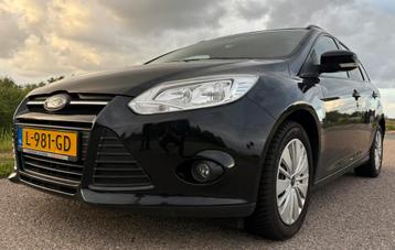 Ford Focus 1.0 Ecoboost 2014 Zwart Nieuwe APK en Distributie beschikbaar voor biedingen