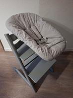 kinderstoel stokke tripp trapp met newborn zitje GRIJS, Ophalen, Zo goed als nieuw, Meegroeistoel