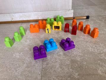18 stuks Mega Blocks stapelblokken beschikbaar voor biedingen