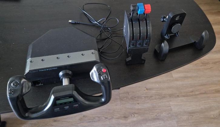 Flight Yoke System Logitech, Computers en Software, Joysticks, Gebruikt, Ophalen