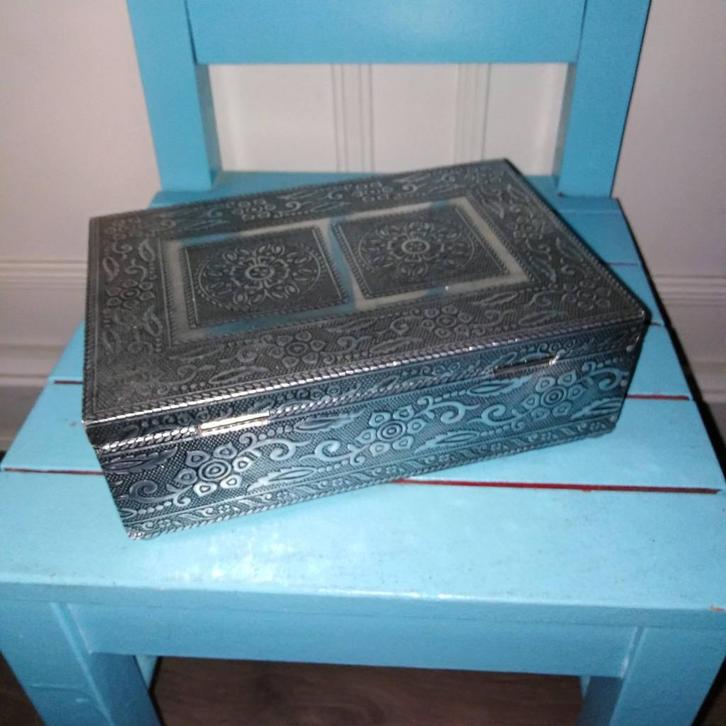Mooi bewerkte metalen sieradendoos / juwelenkistje, Huis en Inrichting, Woonaccessoires | Kisten, Gebruikt, Minder dan 50 cm, Minder dan 50 cm