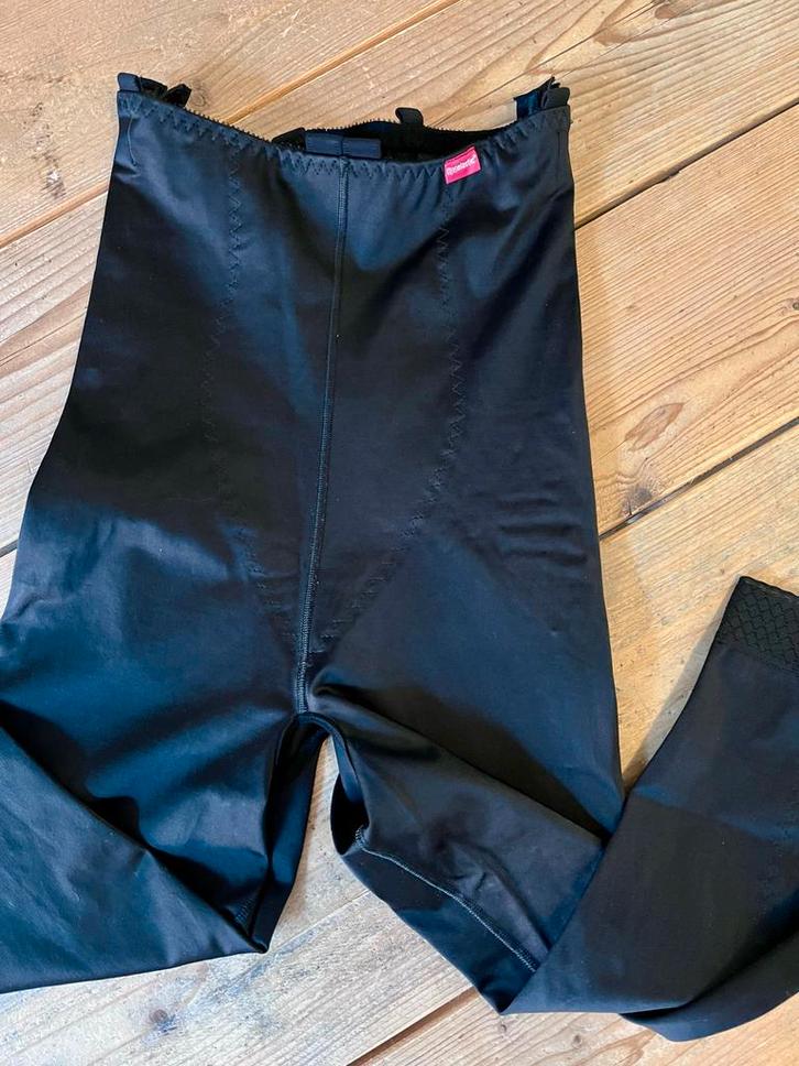 Nieuwe compressiebroek van Lipoelastic, ongedragen!, Kleding | Dames, Ondergoed en Lingerie, Broekje of Short, Zwart, Ophalen of Verzenden