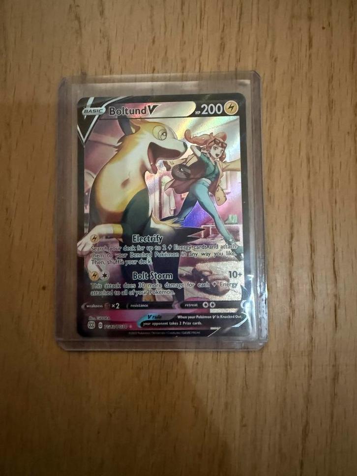 Boltund V - sleeve & toploader! Brilliant stars TG13 TG30, Hobby en Vrije tijd, Verzamelkaartspellen | Pokémon, Nieuw, Losse kaart