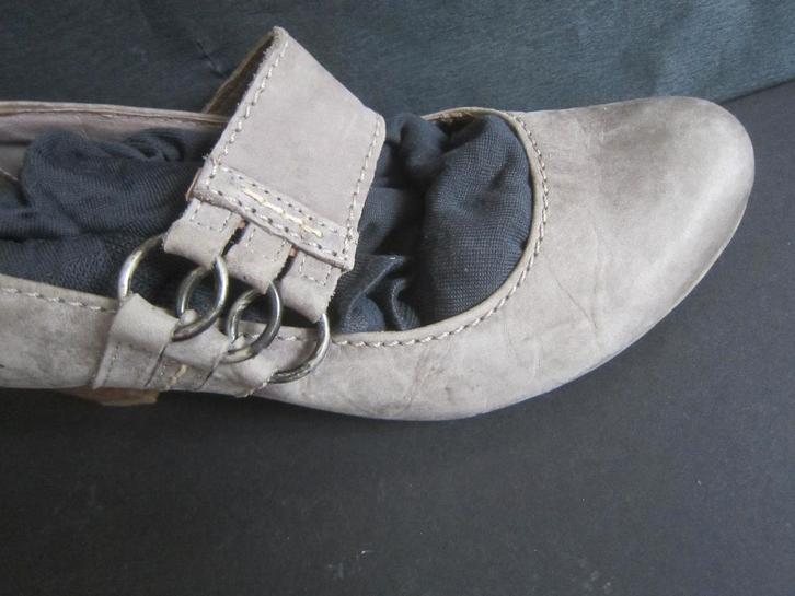 dames pumps DOLCIS maat 39 taupe met bijz. accenten, Kleding | Dames, Schoenen, Zo goed als nieuw, Pumps, Overige kleuren, Ophalen of Verzenden