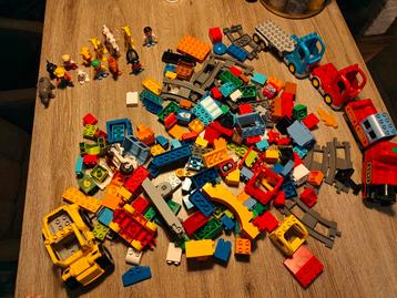 Diverse Duplo Stenen en Figuren beschikbaar voor biedingen