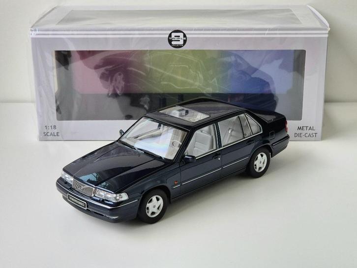1:18 Triple9 Volvo 960 Nautic Blue 1996, Hobby en Vrije tijd, Modelauto's | 1:18, Zo goed als nieuw, Auto, Overige merken, Ophalen of Verzenden