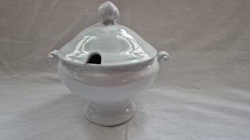 kleine Soepterrine model Porselein Petrus Regout beschikbaar voor biedingen