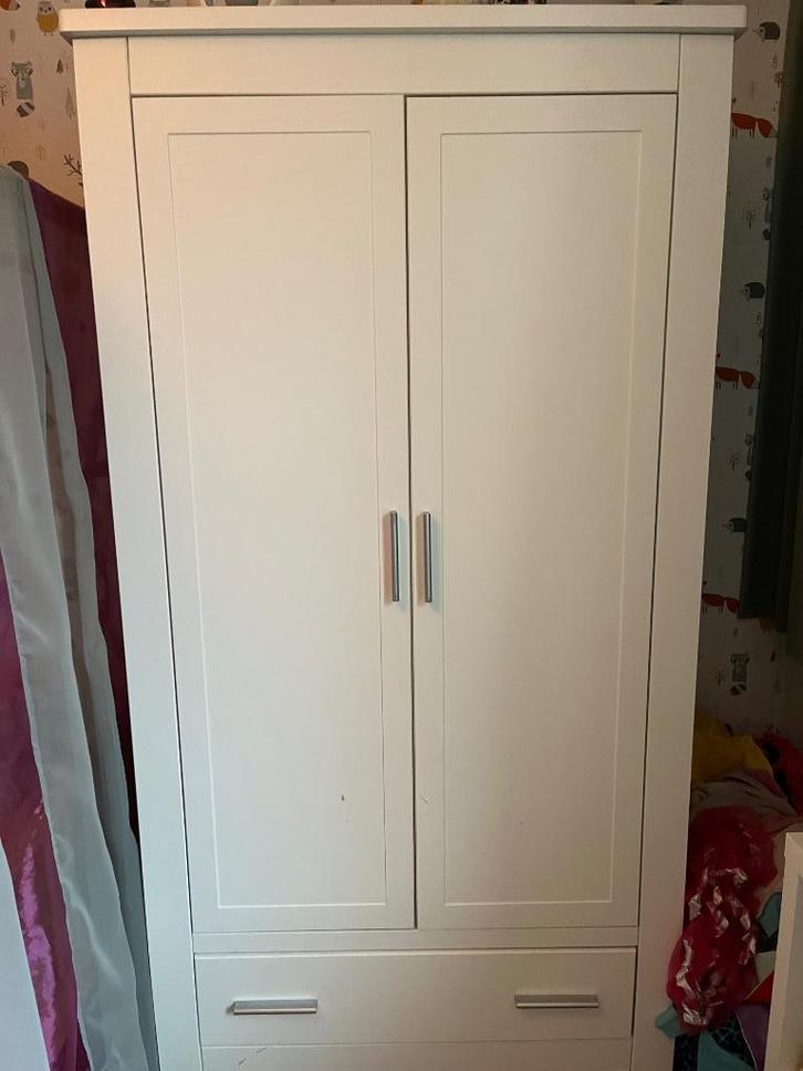 kledingkast (gratis), Kinderen en Baby's, Kinderkamer | Commodes en Kasten, Gebruikt, Kast, 105 cm of meer, 75 tot 100 cm, 50 tot 70 cm