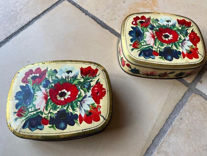 Twee Verkade blikken, Verzamelen, Blikken, Gebruikt, Koek(jes), Verkade, Ophalen of Verzenden